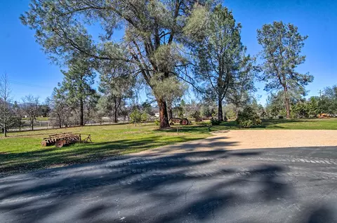 12465 Maria Dr, Redding, CA 96003 photo 5