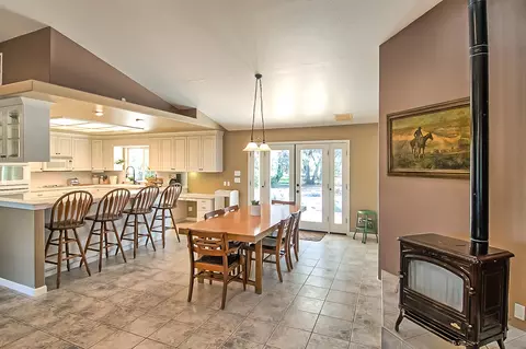 12465 Maria Dr, Redding, CA 96003 photo 12