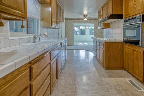 5887 Fagan Dr, Redding, CA 96001 photo 2