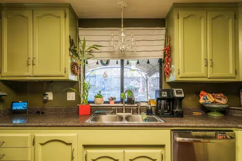 1770 Mary Lake Dr, Redding, CA 96001 photo 9