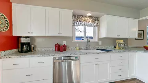 1775 Manchester Dr, Redding, CA 96002 photo 12