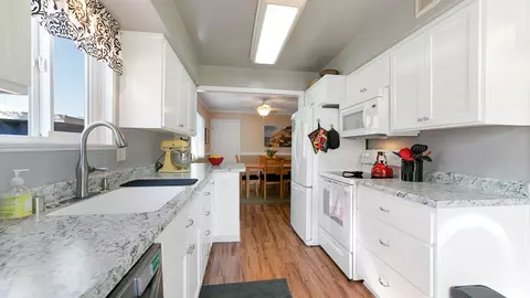 1775 Manchester Dr, Redding, CA 96002 photo 10