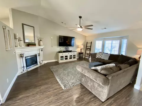 3824 Cambria Dr, Redding, CA 96002 photo 4