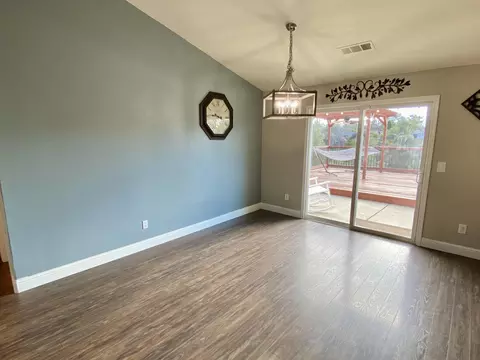 3824 Cambria Dr, Redding, CA 96002 photo 5