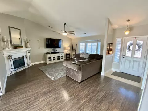 3824 Cambria Dr, Redding, CA 96002 photo 3