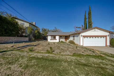 1918 Manchester Dr, Redding, CA 96002 photo 3