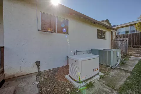 1918 Manchester Dr, Redding, CA 96002 photo 19