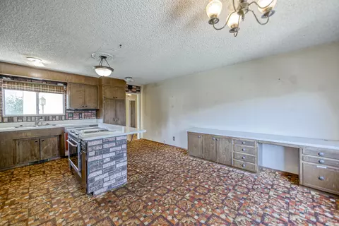 1918 Manchester Dr, Redding, CA 96002 photo 6