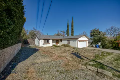 1918 Manchester Dr, Redding, CA 96002 photo 2