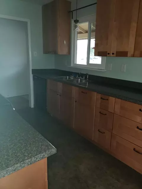 915 Swain Dr, Red Bluff, CA 96080 photo 7