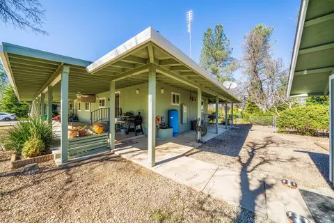 21261 Via Serena Dr, Redding, CA 96003 photo 9