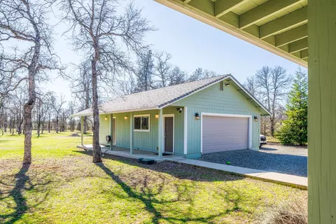 21261 Via Serena Dr, Redding, CA 96003 photo 5