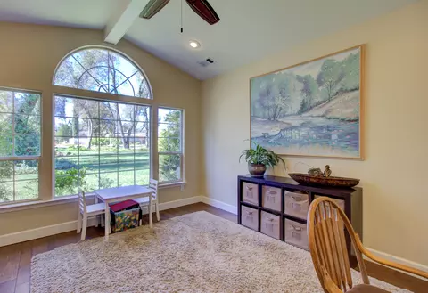 5067 Woodview Dr, Redding, CA 96002 photo 5