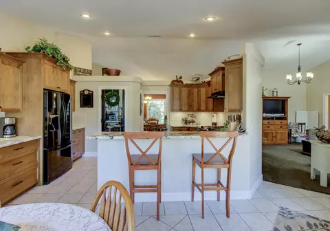 5067 Woodview Dr, Redding, CA 96002 photo 8