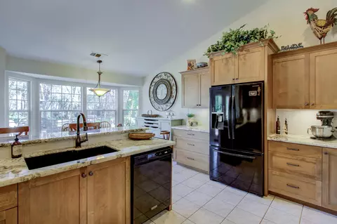 5067 Woodview Dr, Redding, CA 96002 photo 12