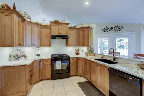 5067 Woodview Dr, Redding, CA 96002 photo 11