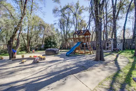 5067 Woodview Dr, Redding, CA 96002 photo 32