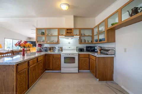 16256 Tree Ln, Anderson, CA 96007 photo 23