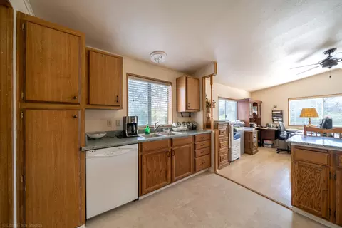 16256 Tree Ln, Anderson, CA 96007 photo 25