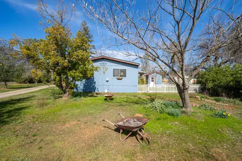 16256 Tree Ln, Anderson, CA 96007 photo 9