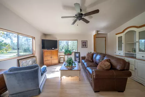 16256 Tree Ln, Anderson, CA 96007 photo 15