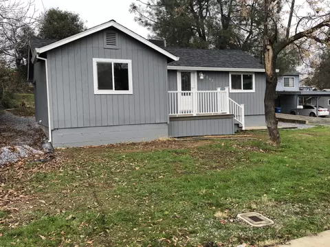 2242 Tehama St, Redding, CA 96001 photo 2