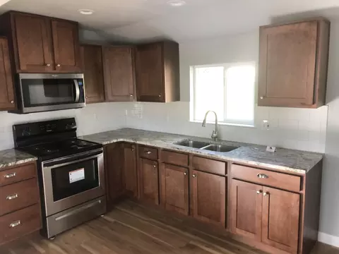 2242 Tehama St, Redding, CA 96001 photo 3