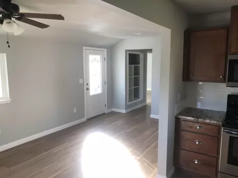 2242 Tehama St, Redding, CA 96001 photo 4