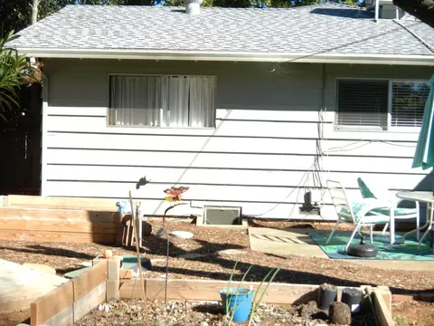 1942 Lindeena Ln, Redding, CA 96002 photo 32