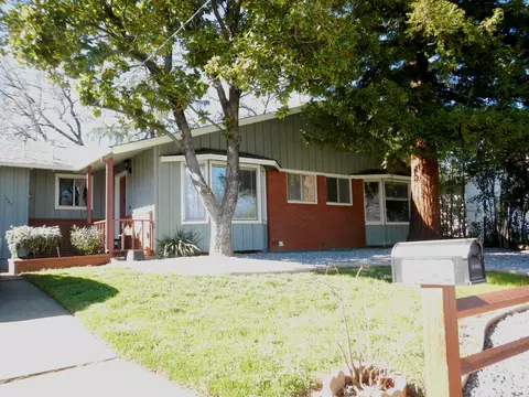 1942 Lindeena Ln, Redding, CA 96002 photo 1