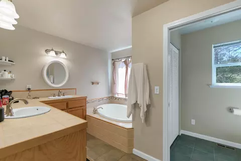 2360 Oconner Ave, Redding, CA 96001 photo 12