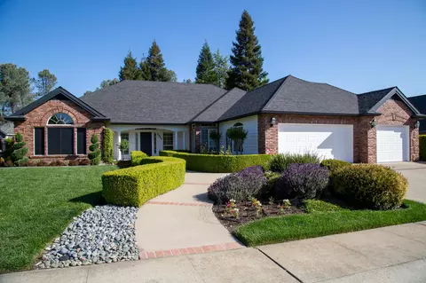 2607 Cumberland Dr, Redding, CA 96001 photo 1