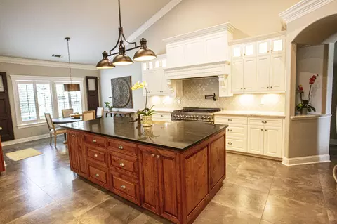 2607 Cumberland Dr, Redding, CA 96001 photo 4