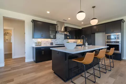 3885 Colby Trl, Redding, CA 96002 photo 9