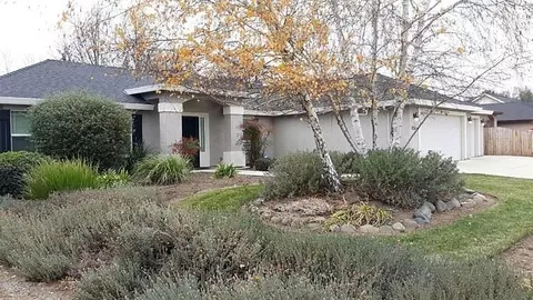 6550 Reflection St, Redding, CA 96001 photo 2