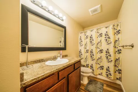 1047 Deodar Way, Redding, CA 96003 photo 8