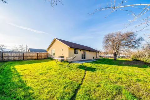 1047 Deodar Way, Redding, CA 96003 photo 19