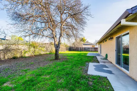 1047 Deodar Way, Redding, CA 96003 photo 14