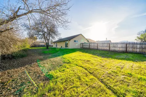 1047 Deodar Way, Redding, CA 96003 photo 25