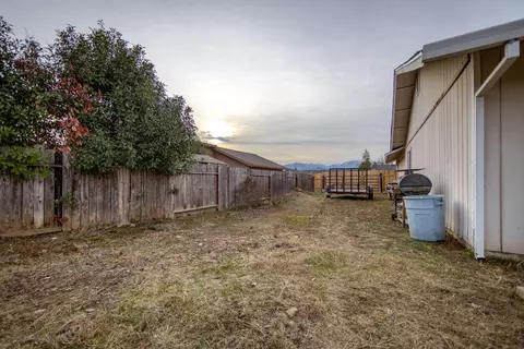 11381 Puffin Way, Redding, CA 96003 photo 25