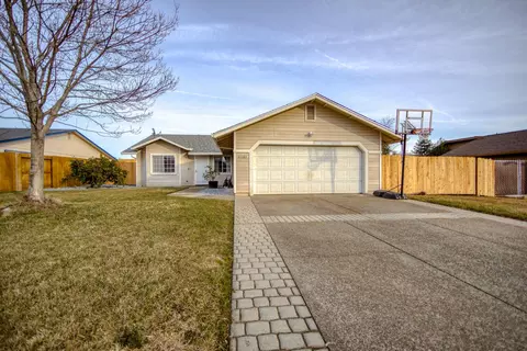 11381 Puffin Way, Redding, CA 96003 photo 1