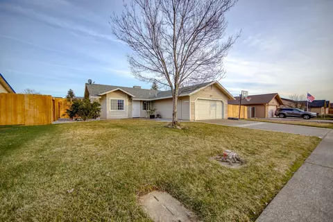 11381 Puffin Way, Redding, CA 96003 photo 3