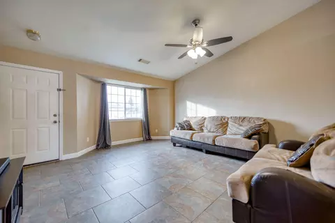 11381 Puffin Way, Redding, CA 96003 photo 4