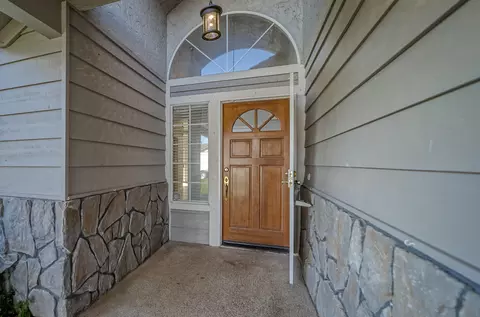 2815 Howard Dr, Redding, CA 96001 photo 1