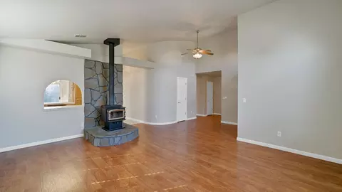 2815 Howard Dr, Redding, CA 96001 photo 6