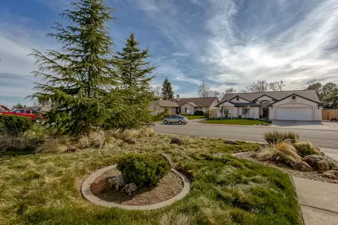2790 Blue Bell Dr, Redding, CA 96001 photo 4