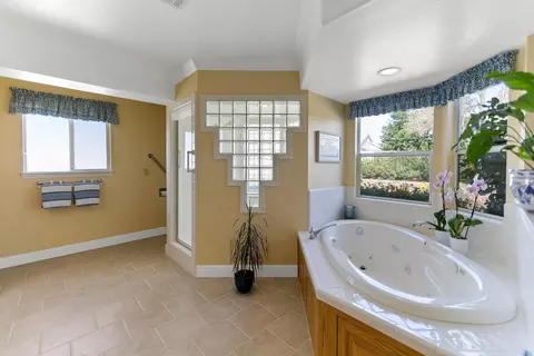 19366 Carnegie Ct, Redding, CA 96003 photo 23