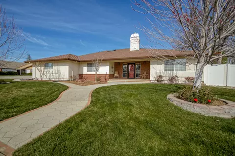 19366 Carnegie Ct, Redding, CA 96003 photo 2