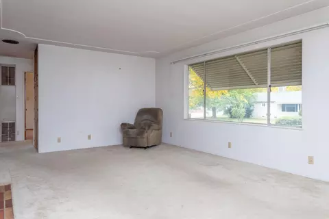 5451 Elm Ln, Redding, CA 96001 photo 6