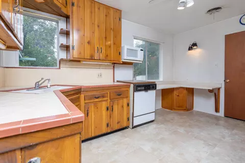 5451 Elm Ln, Redding, CA 96001 photo 9